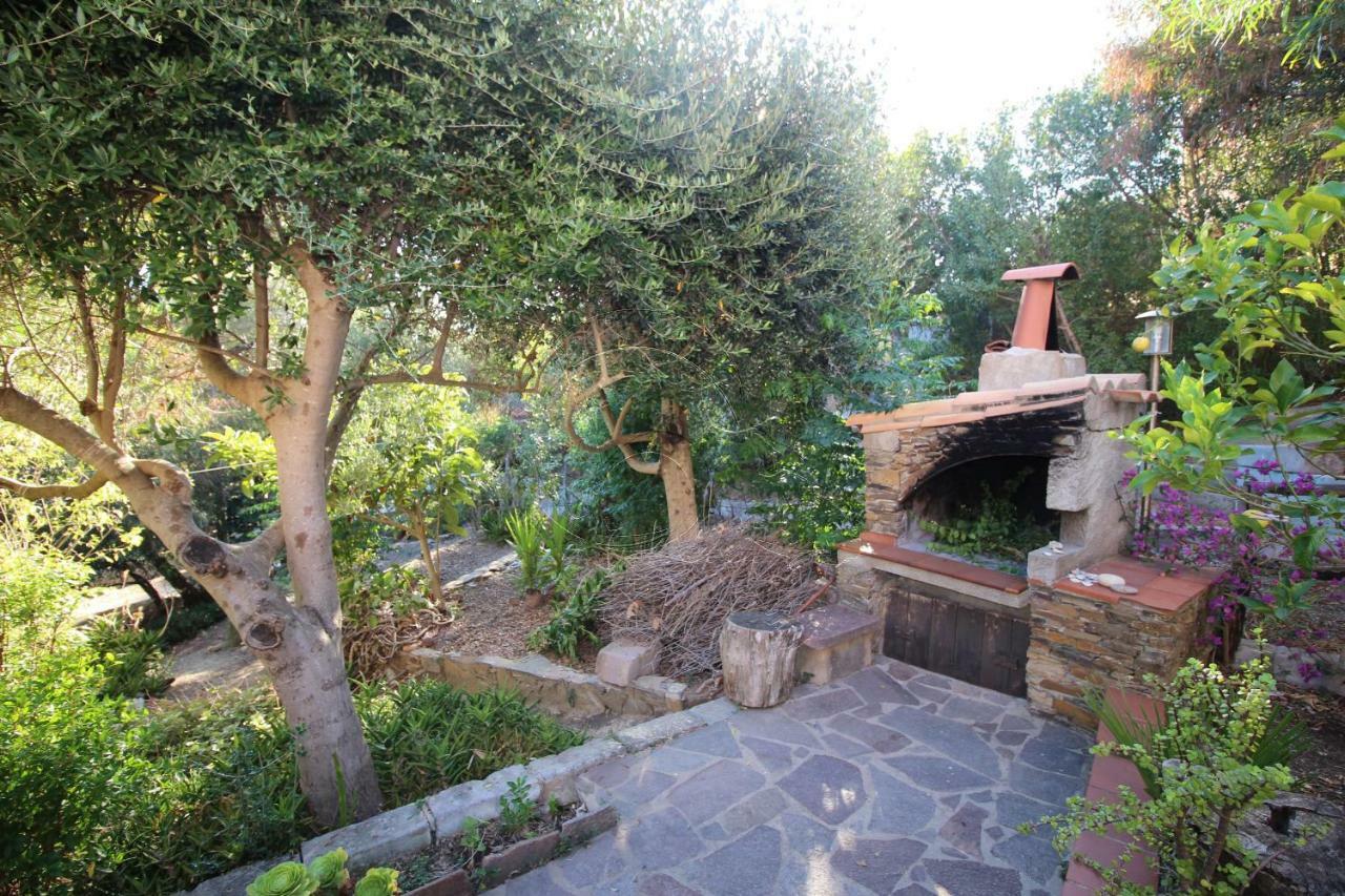 Appartamento Con Giardino トッレ・デイ・コルサリ エクステリア 写真